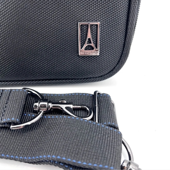 Travelpro Canvas Crossbody Laptop Case Black - Picture 9 of 11